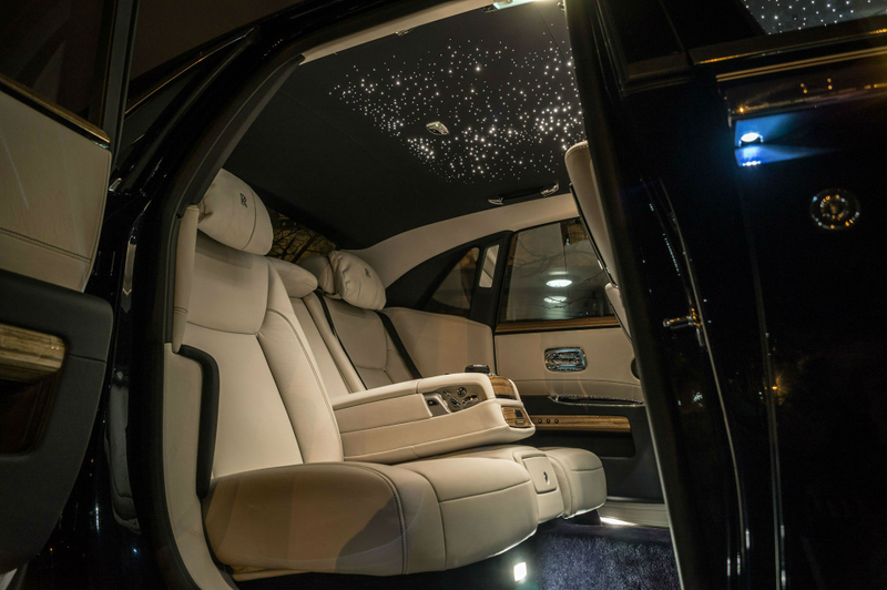 Illustration for article titled Rolls Royce Ghost - Because it's cheaper than a Lear